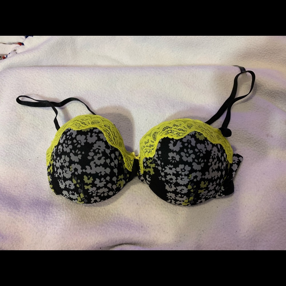 NWT Express Intimates 36D Flirty Balconette Bra